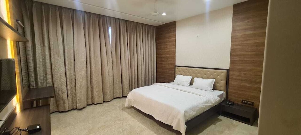 Hotel Sachin Executive