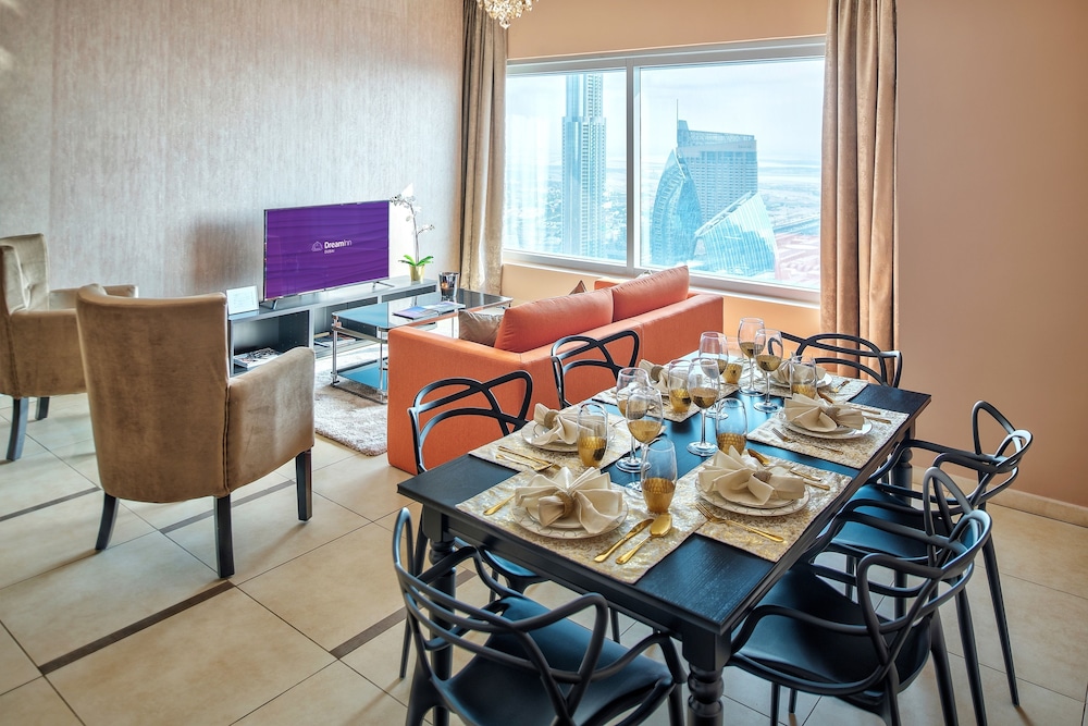 Dream Inn 48 Burj Gate Skyline View