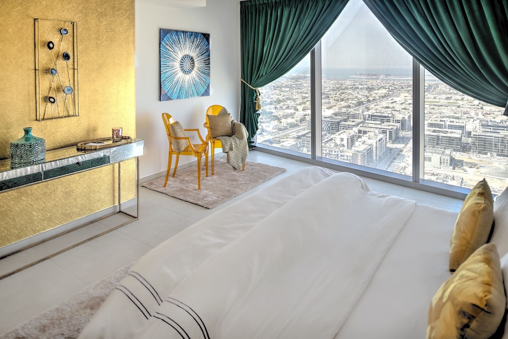 Dream Inn 48 Burj Gate Skyline View