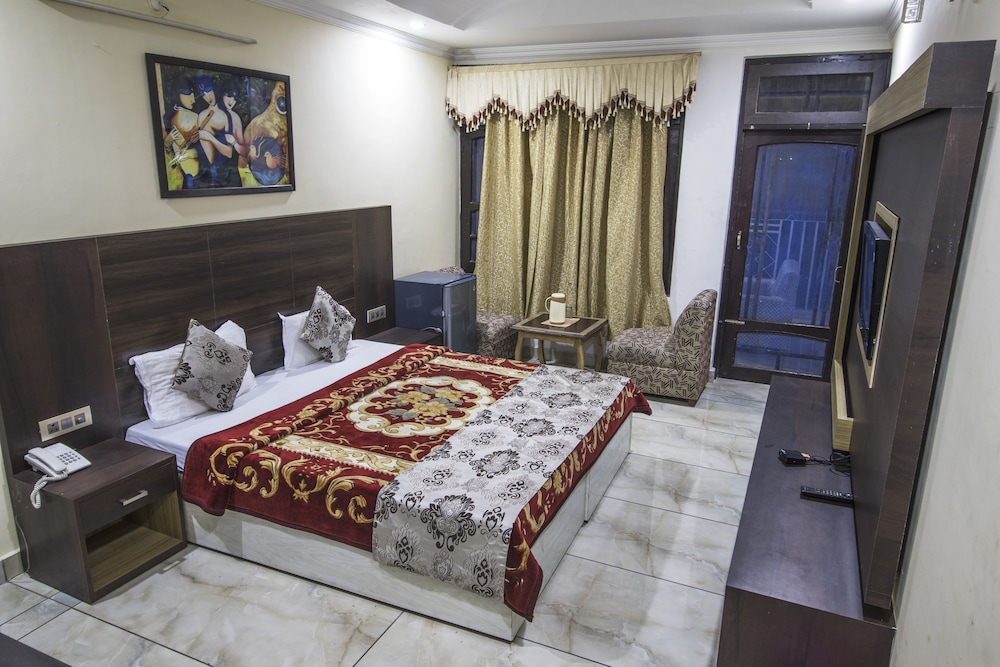 WOWSTAYZ Hotel Sapphire